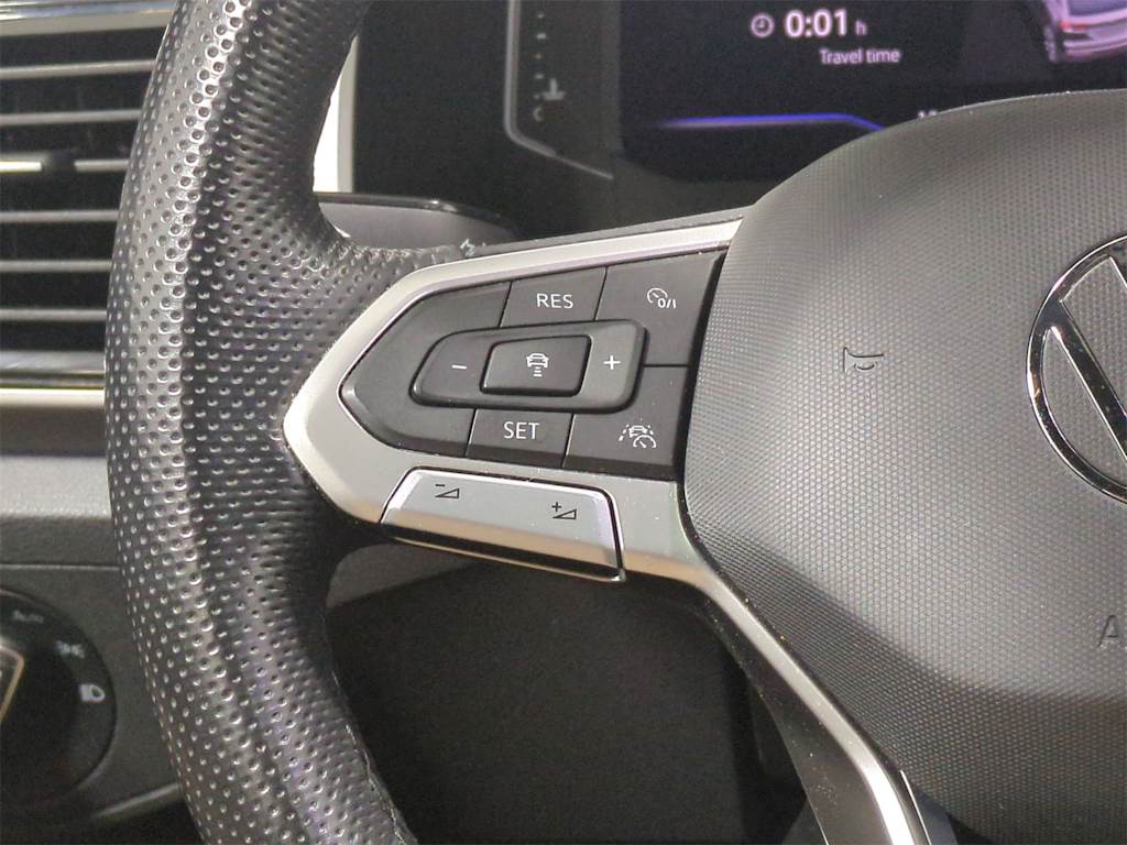 Thumbnail: 2022 Volkswagen Atlas - 32