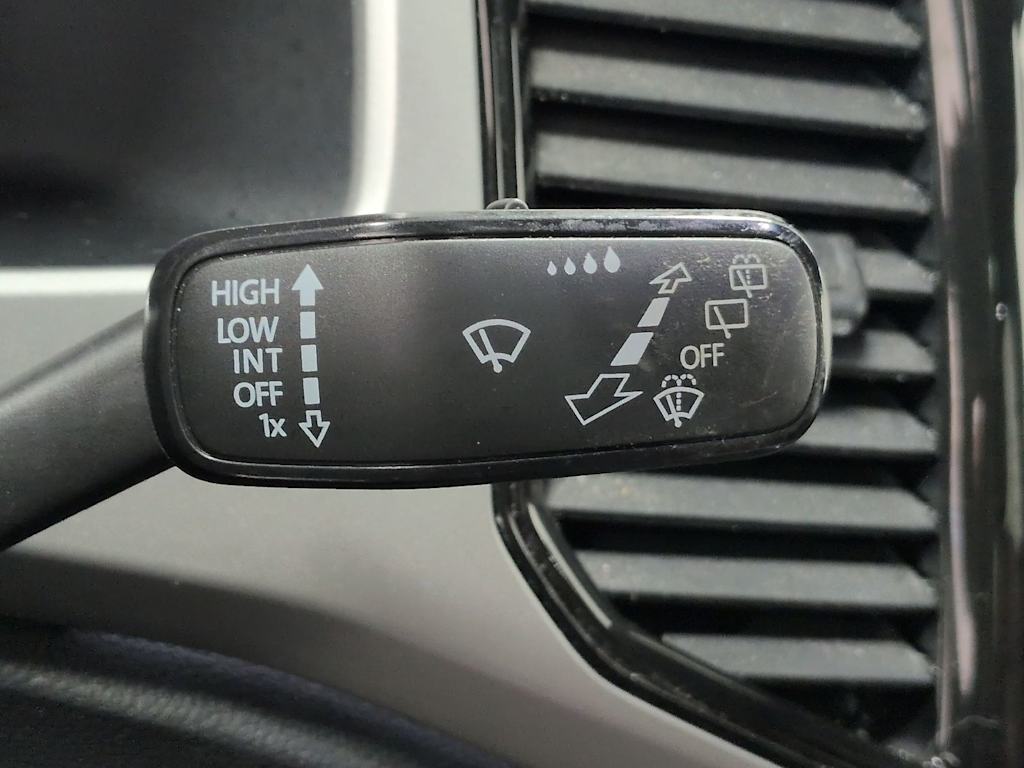 Thumbnail: 2021 Volkswagen Atlas - 32