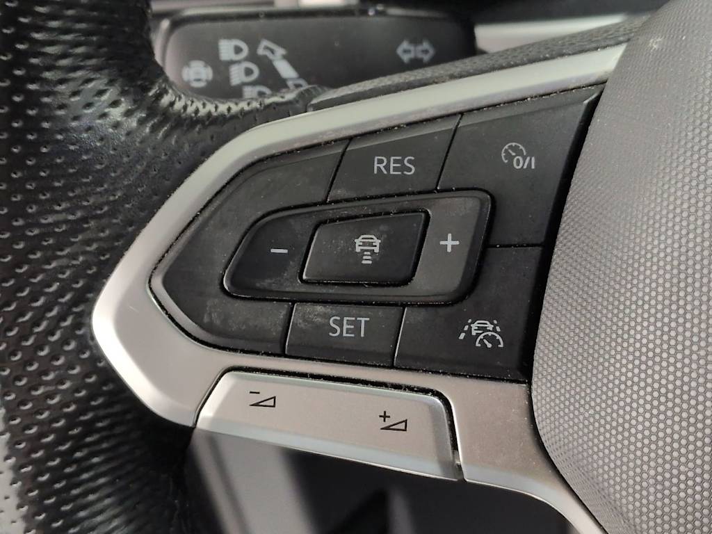 Thumbnail: 2021 Volkswagen Atlas - 30