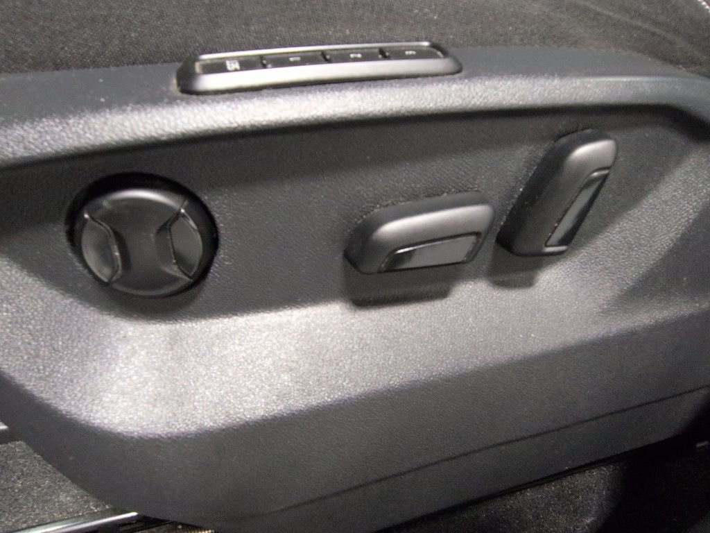 Thumbnail: 2021 Volkswagen Atlas - 25