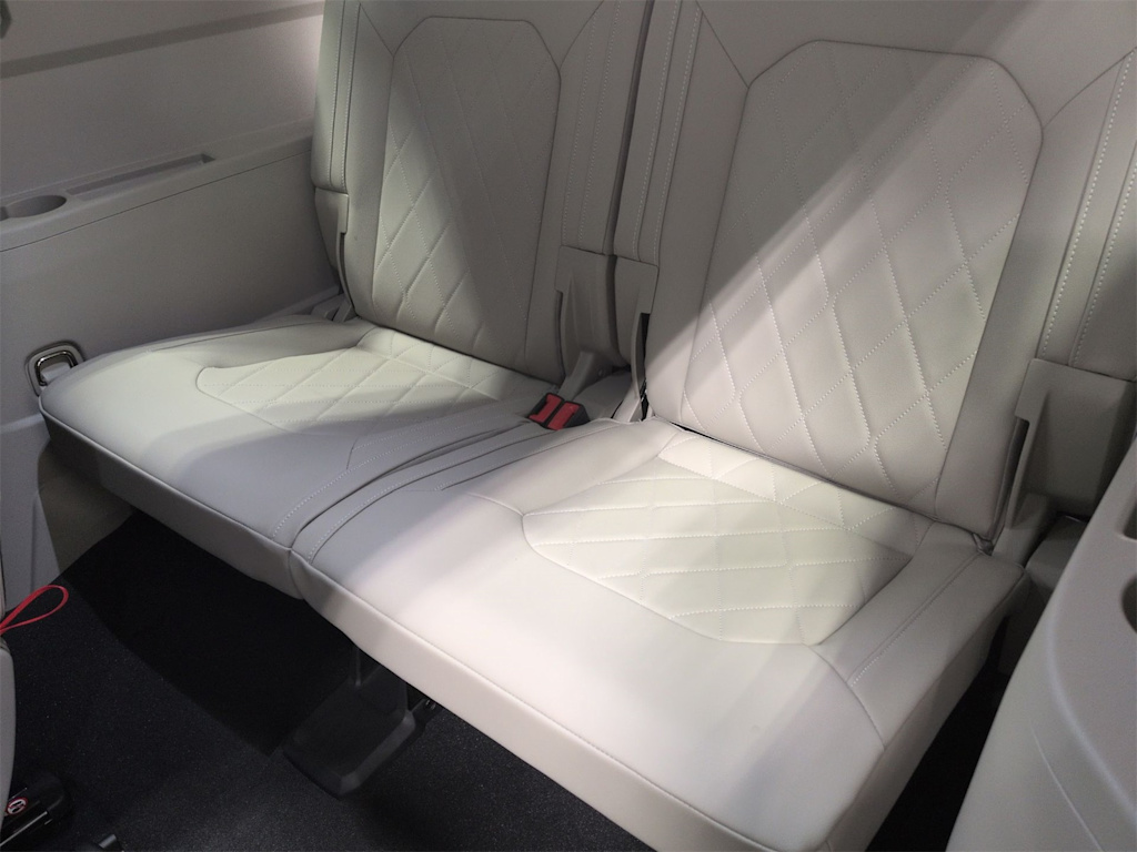 Thumbnail: 2026 Volkswagen Atlas - 12