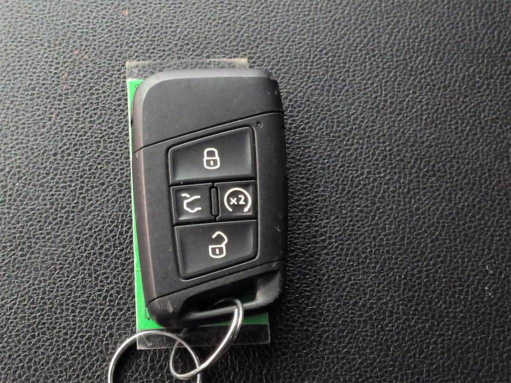 Thumbnail: 2023 Volkswagen Atlas - 18