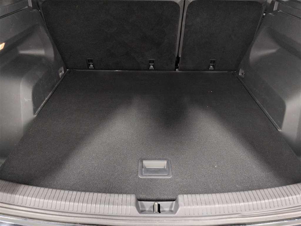 Thumbnail: 2023 Volkswagen Atlas - 17