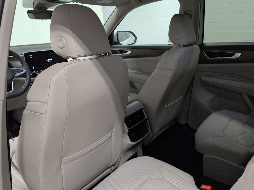 Thumbnail: 2026 Volkswagen Atlas - 13