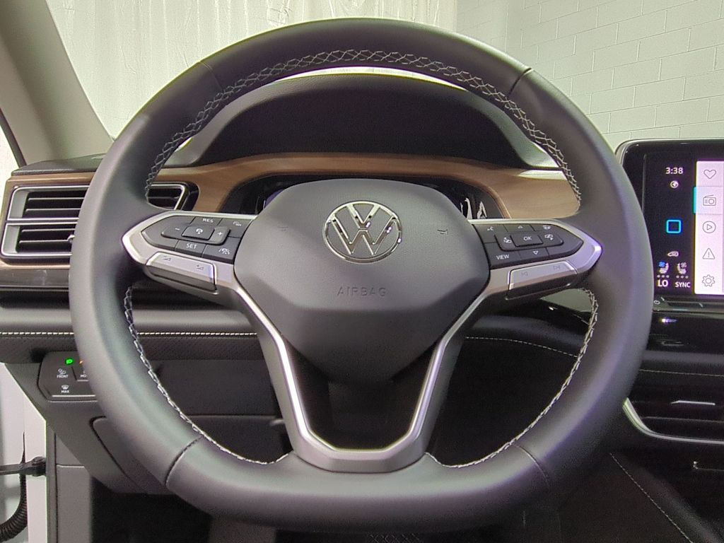 Thumbnail: 2026 Volkswagen Atlas - 14