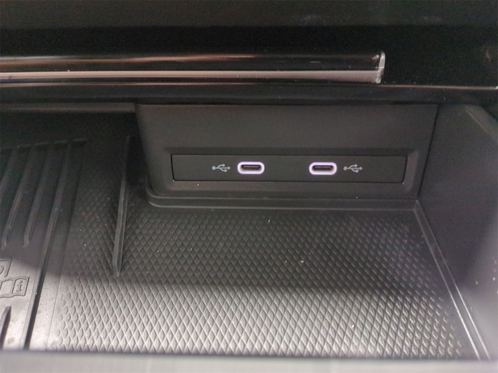 2025 Volkswagen Atlas SE 18