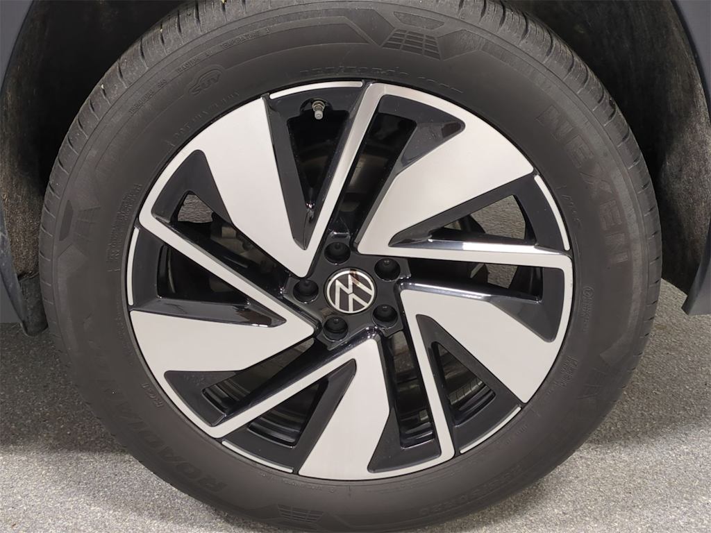 2025 Volkswagen Atlas SE 8