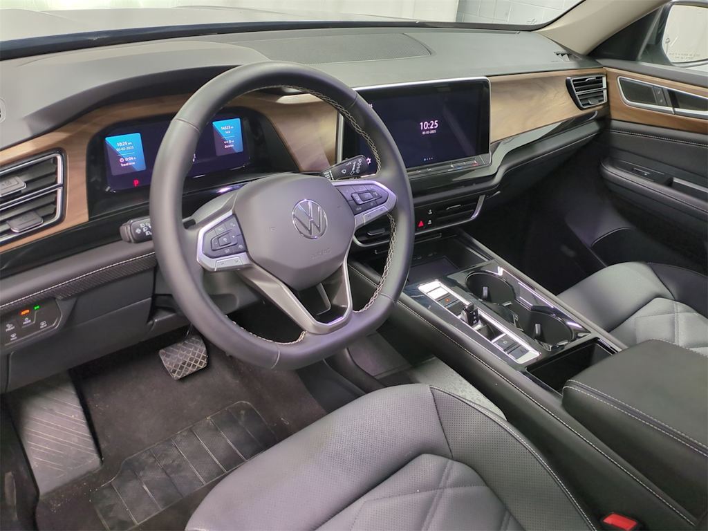 2025 Volkswagen Atlas SE 2