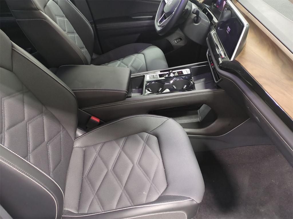 2025 Volkswagen Atlas SE 29