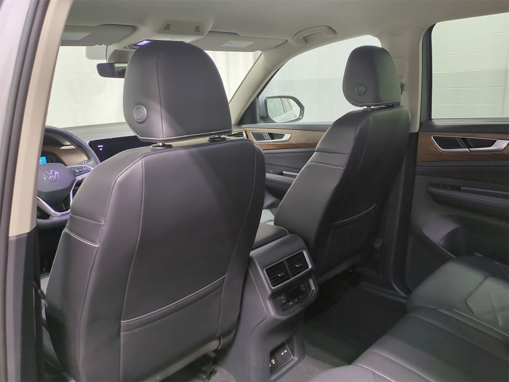 2025 Volkswagen Atlas SE 13