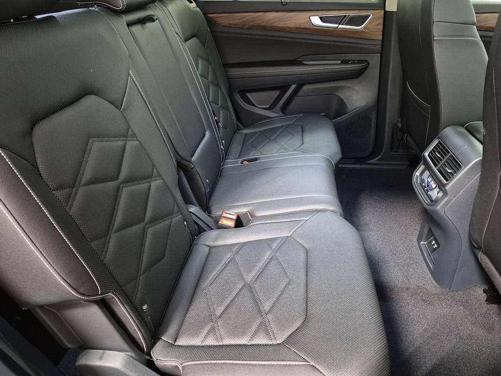 Thumbnail: 2026 Volkswagen Atlas - 28