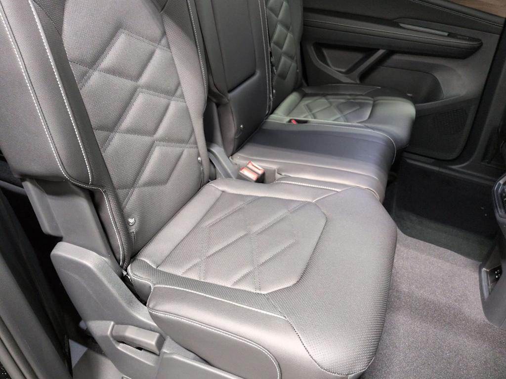 Thumbnail: 2026 Volkswagen Atlas - 16