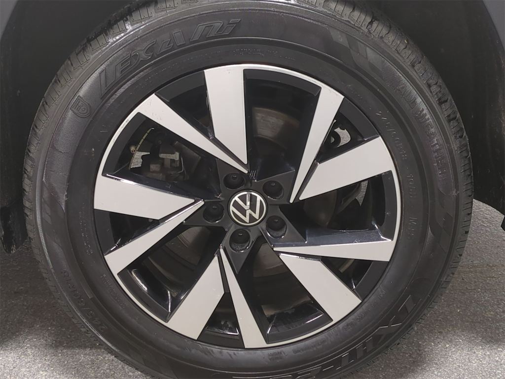 2022 Volkswagen Atlas SE 8
