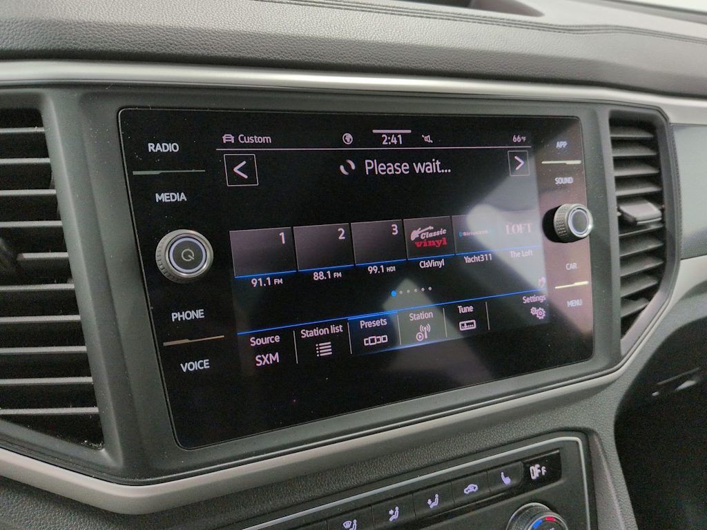 Thumbnail: 2021 Volkswagen Atlas - 14