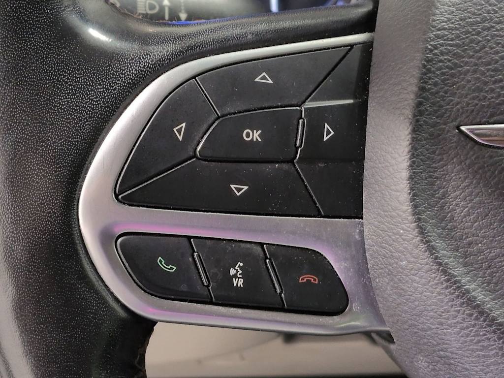 Thumbnail: 2019 Chrysler Pacifica - 30