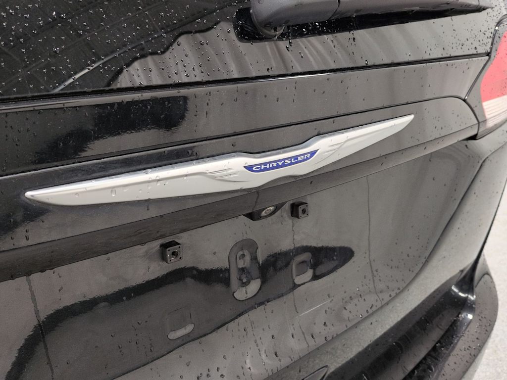 Thumbnail: 2019 Chrysler Pacifica - 25