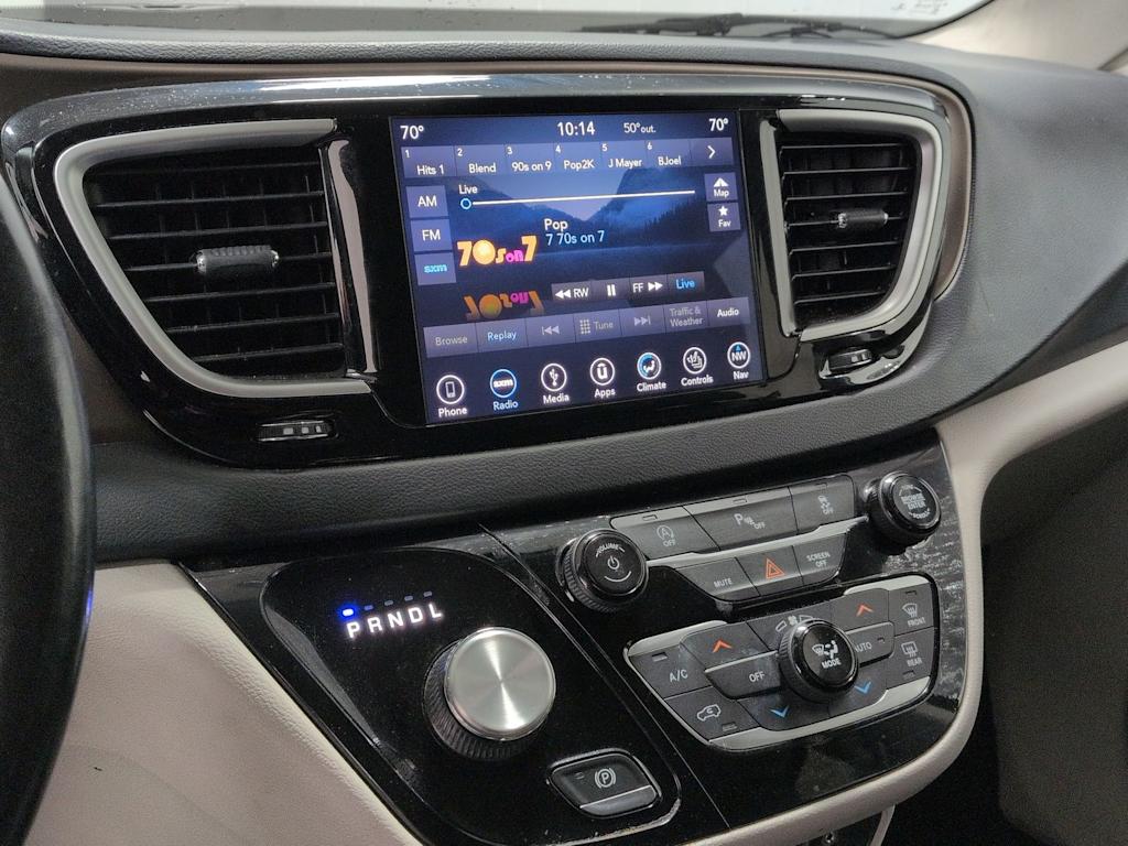 Thumbnail: 2019 Chrysler Pacifica - 14