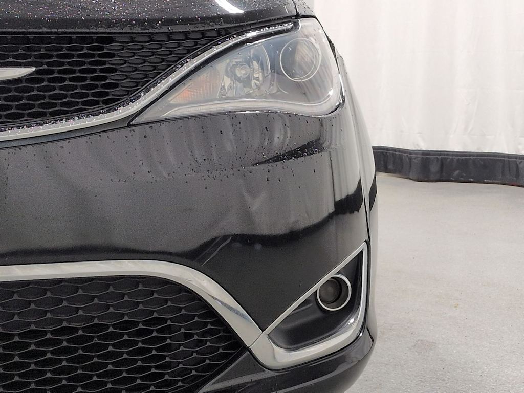 Thumbnail: 2019 Chrysler Pacifica - 24