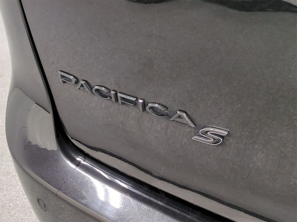 Thumbnail: 2019 Chrysler Pacifica - 24