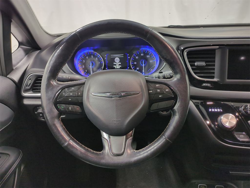 Thumbnail: 2019 Chrysler Pacifica - 14