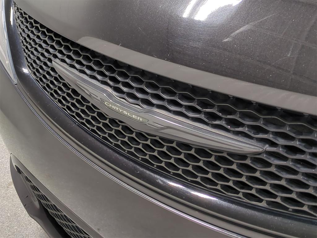 Thumbnail: 2019 Chrysler Pacifica - 7