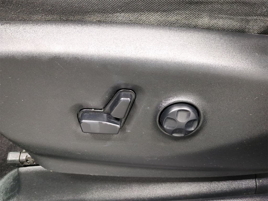 Thumbnail: 2019 Chrysler Pacifica - 25