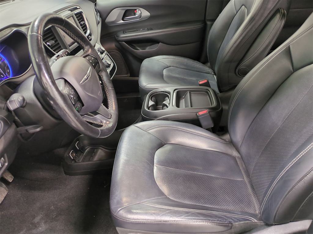 Thumbnail: 2019 Chrysler Pacifica - 11