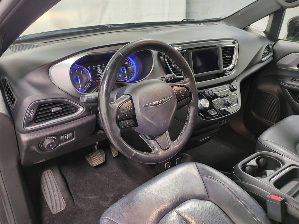 Thumbnail: 2019 Chrysler Pacifica - 2
