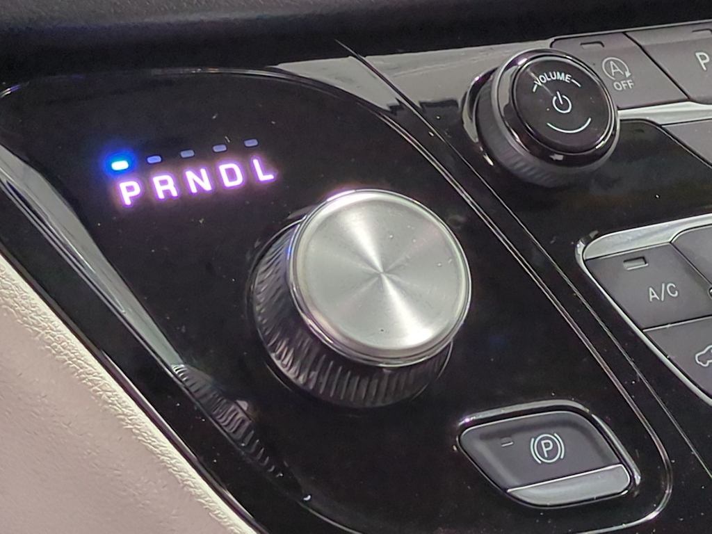 Thumbnail: 2024 Chrysler Pacifica - 16