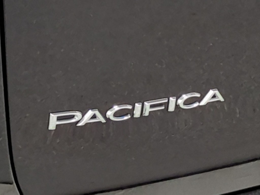Thumbnail: 2024 Chrysler Pacifica - 25