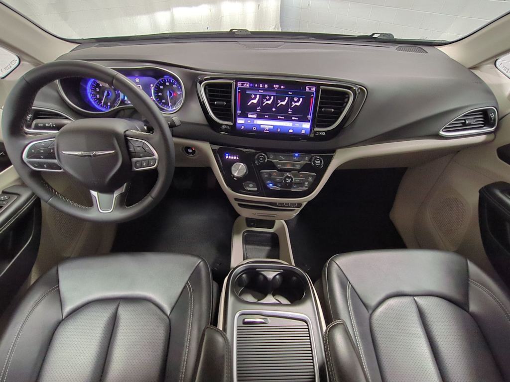 Thumbnail: 2024 Chrysler Pacifica - 10