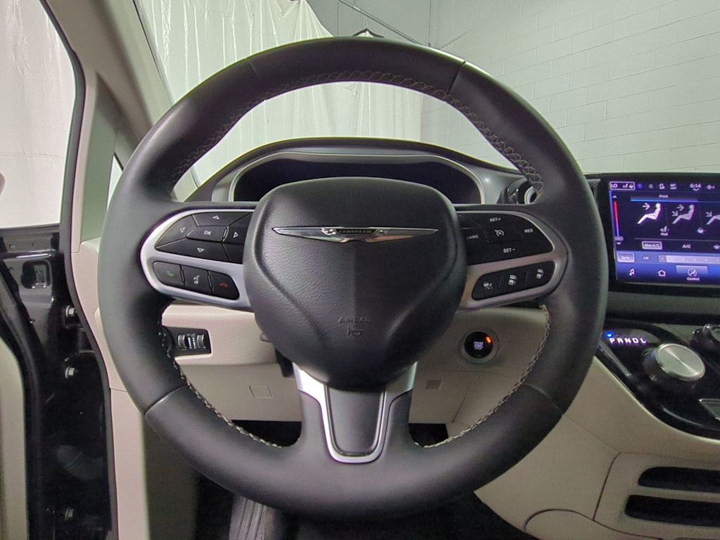 Thumbnail: 2024 Chrysler Pacifica - 14