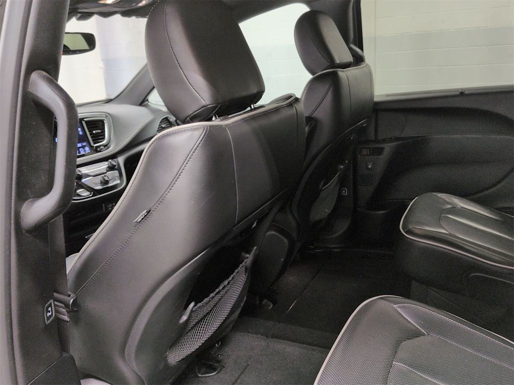 Thumbnail: 2020 Chrysler Pacifica - 13
