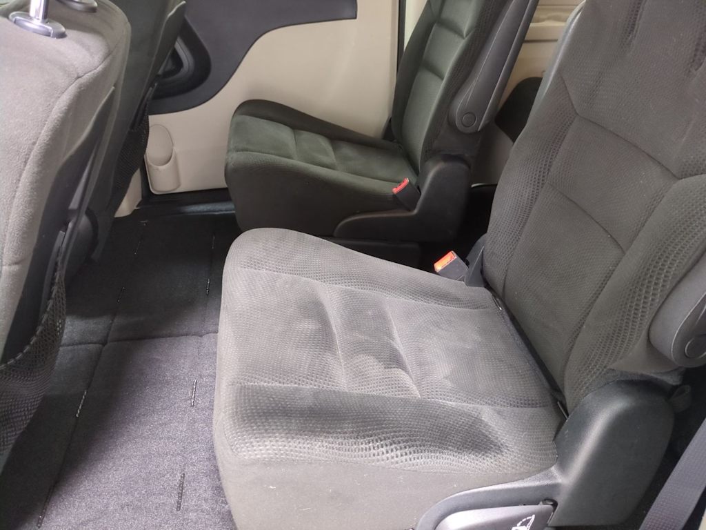 Thumbnail: 2016 Dodge Grand Caravan - 12