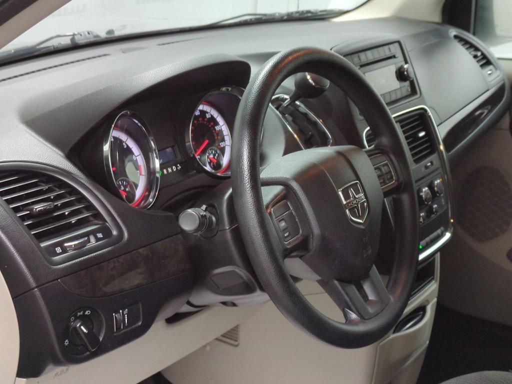 Thumbnail: 2016 Dodge Grand Caravan - 2