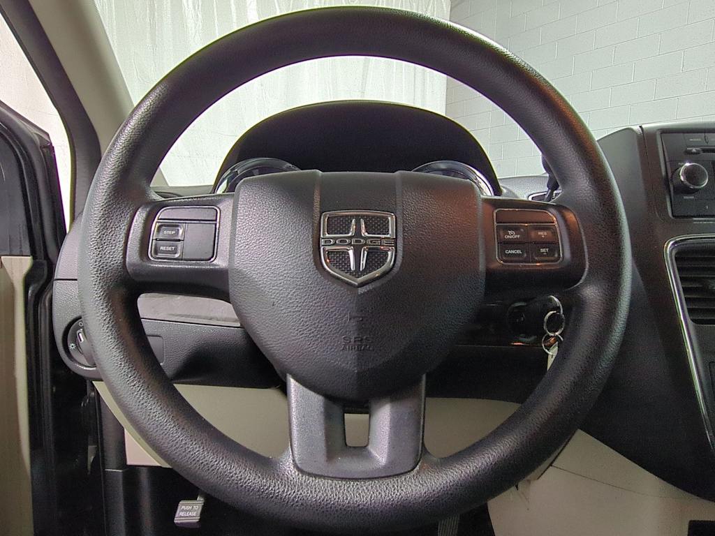 Thumbnail: 2016 Dodge Grand Caravan - 14