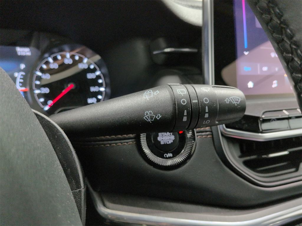 Thumbnail: 2023 Jeep Compass - 31