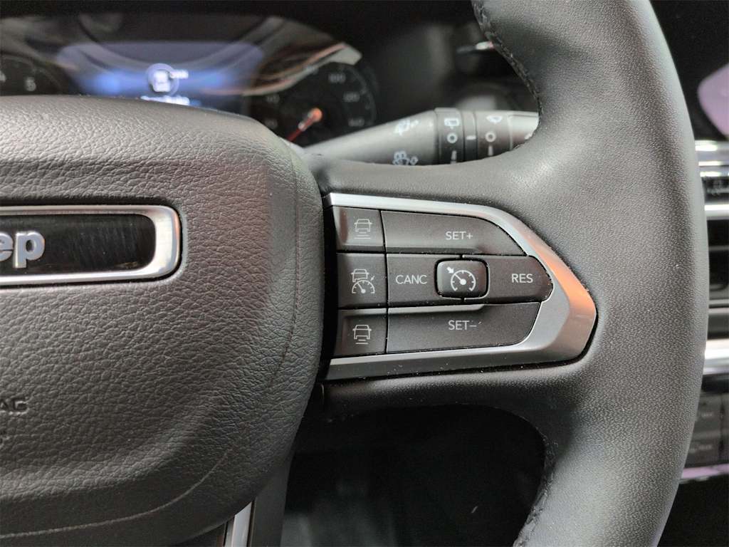 Thumbnail: 2023 Jeep Compass - 30