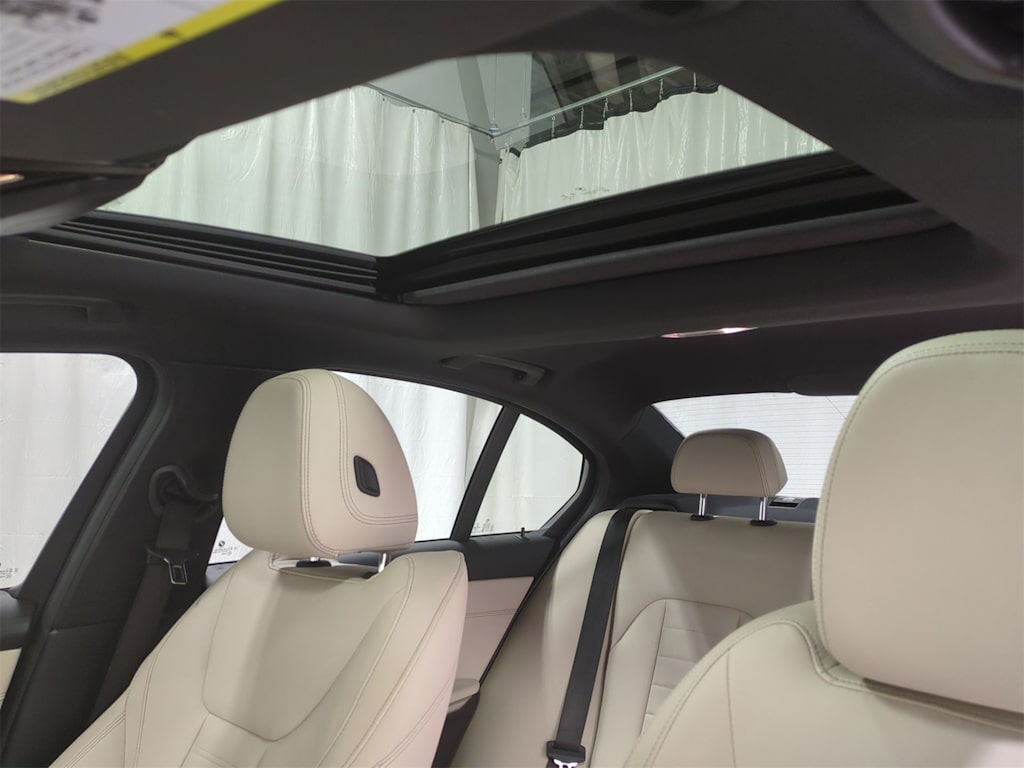 Thumbnail: 2021 BMW 3 Series - 27