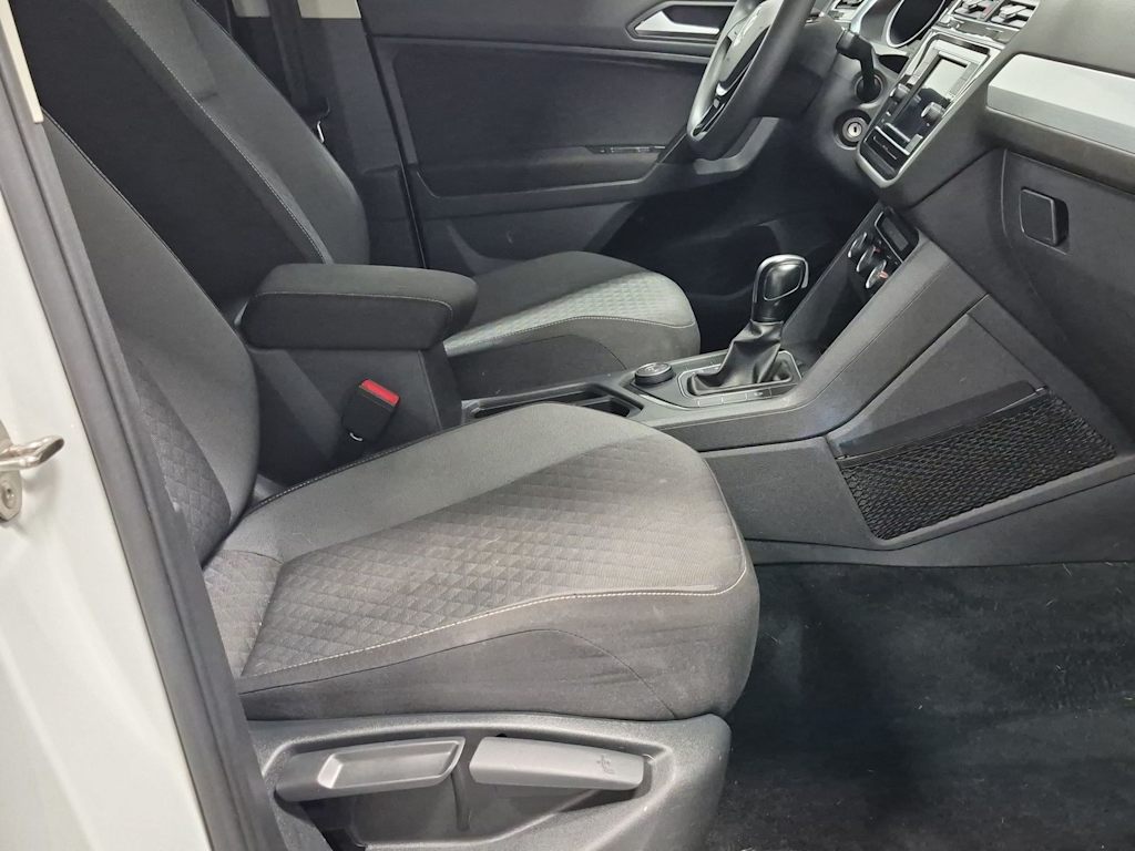 Thumbnail: 2021 Volkswagen Tiguan - 12