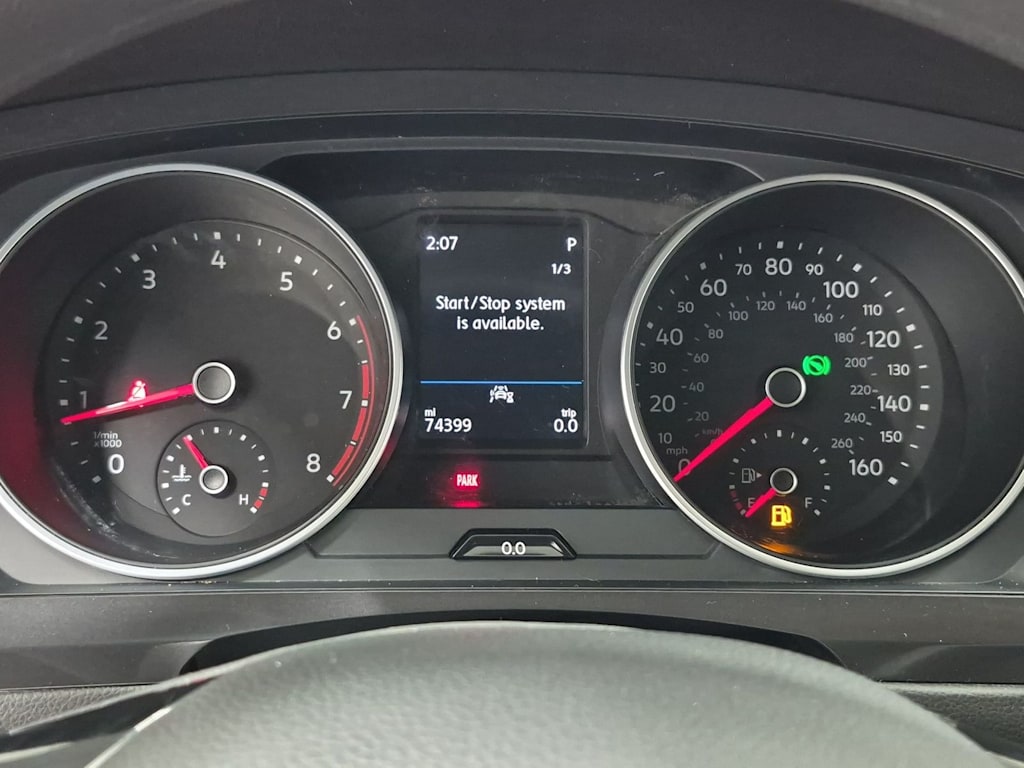 Thumbnail: 2021 Volkswagen Tiguan - 17