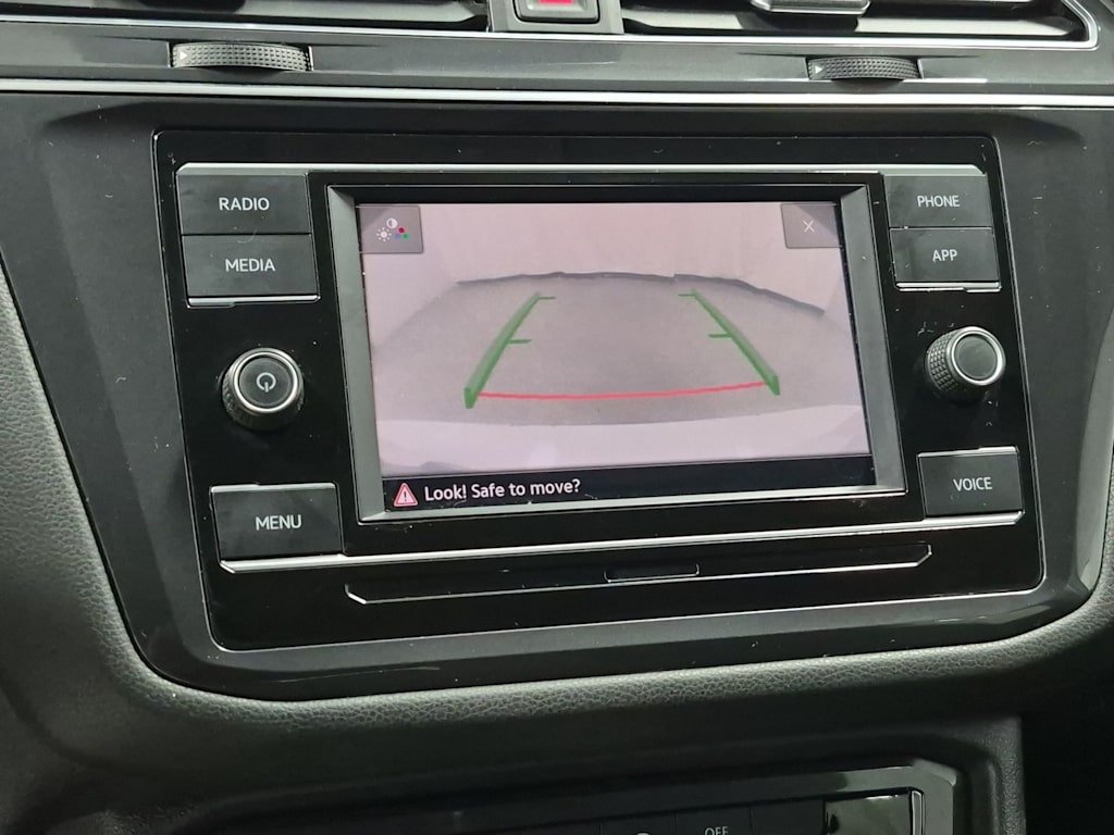 Thumbnail: 2021 Volkswagen Tiguan - 33