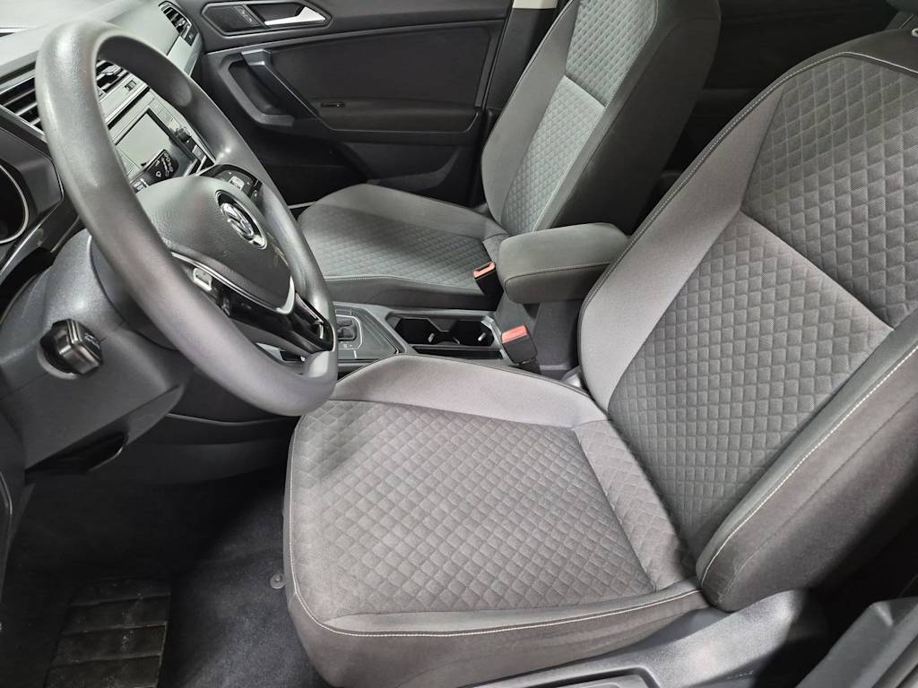 Thumbnail: 2021 Volkswagen Tiguan - 10