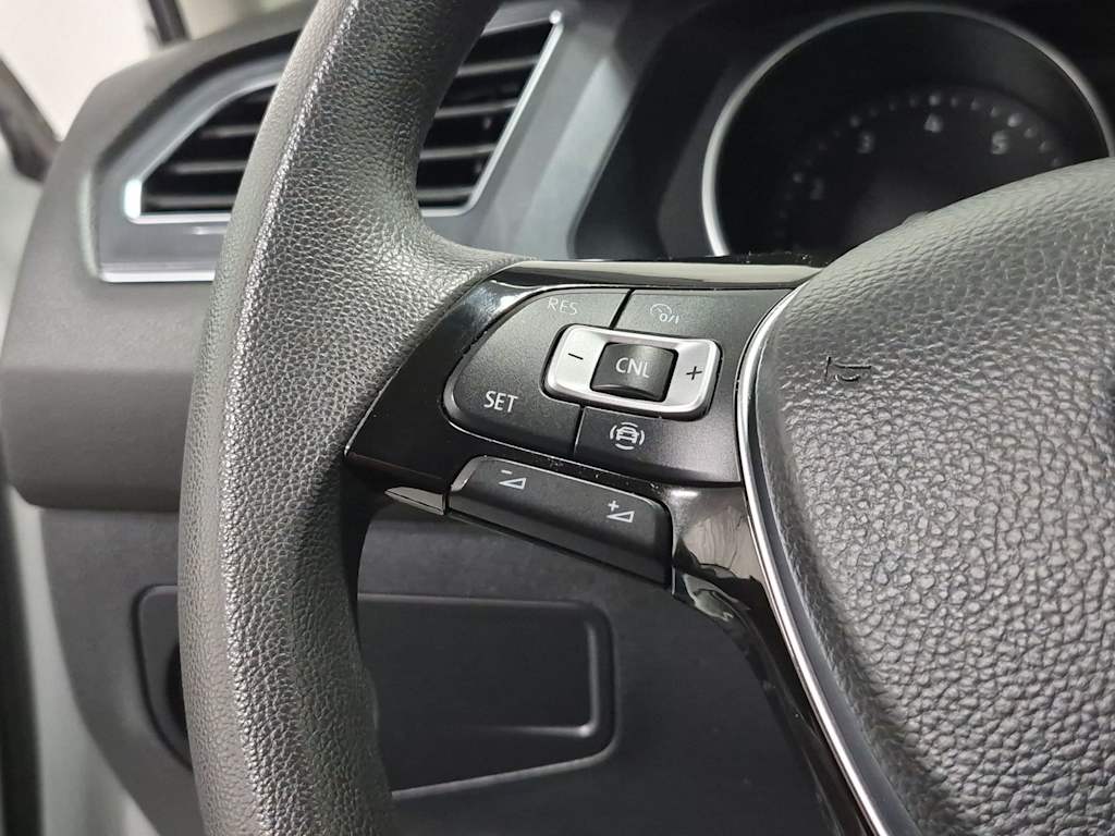 Thumbnail: 2021 Volkswagen Tiguan - 29