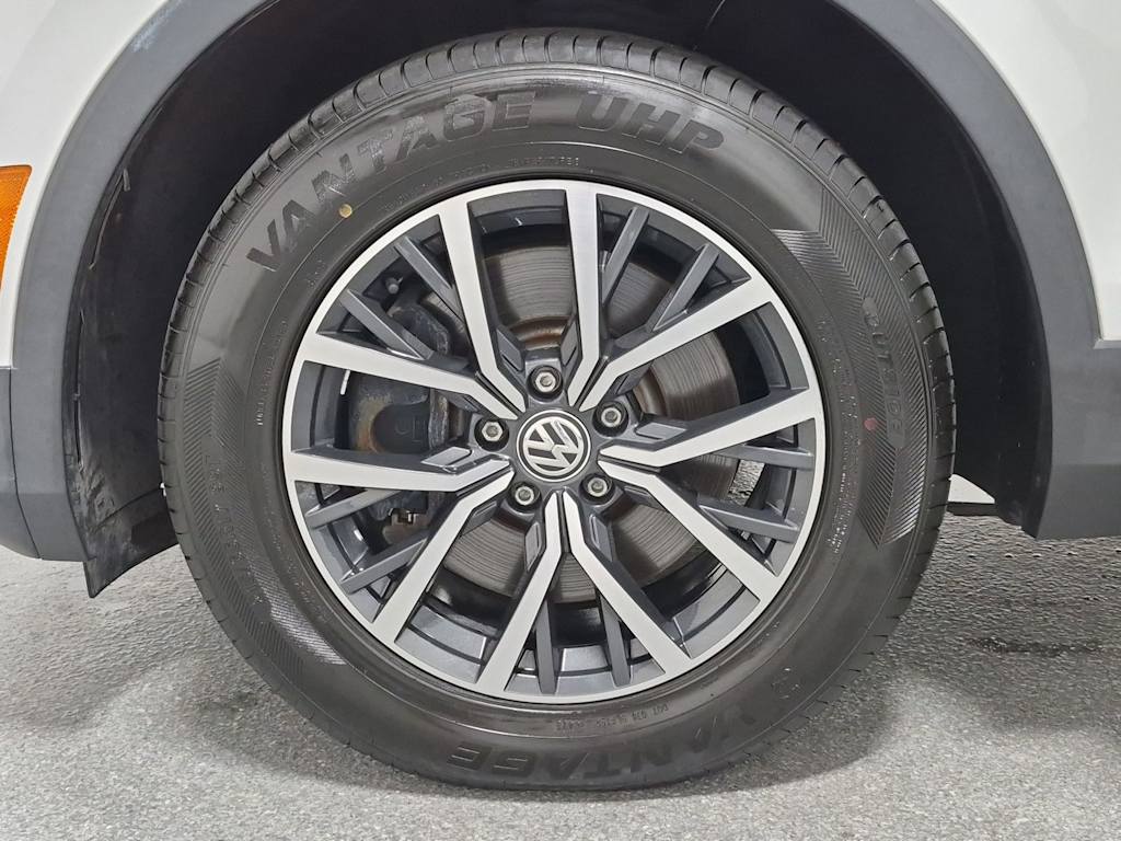 Thumbnail: 2021 Volkswagen Tiguan - 8