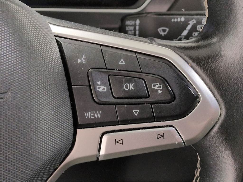 Thumbnail: 2022 Volkswagen Tiguan - 30