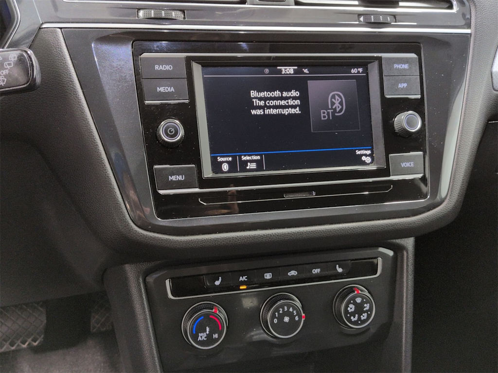 Thumbnail: 2022 Volkswagen Tiguan - 15