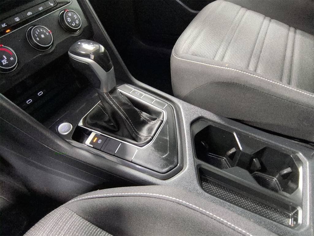 Thumbnail: 2022 Volkswagen Tiguan - 16