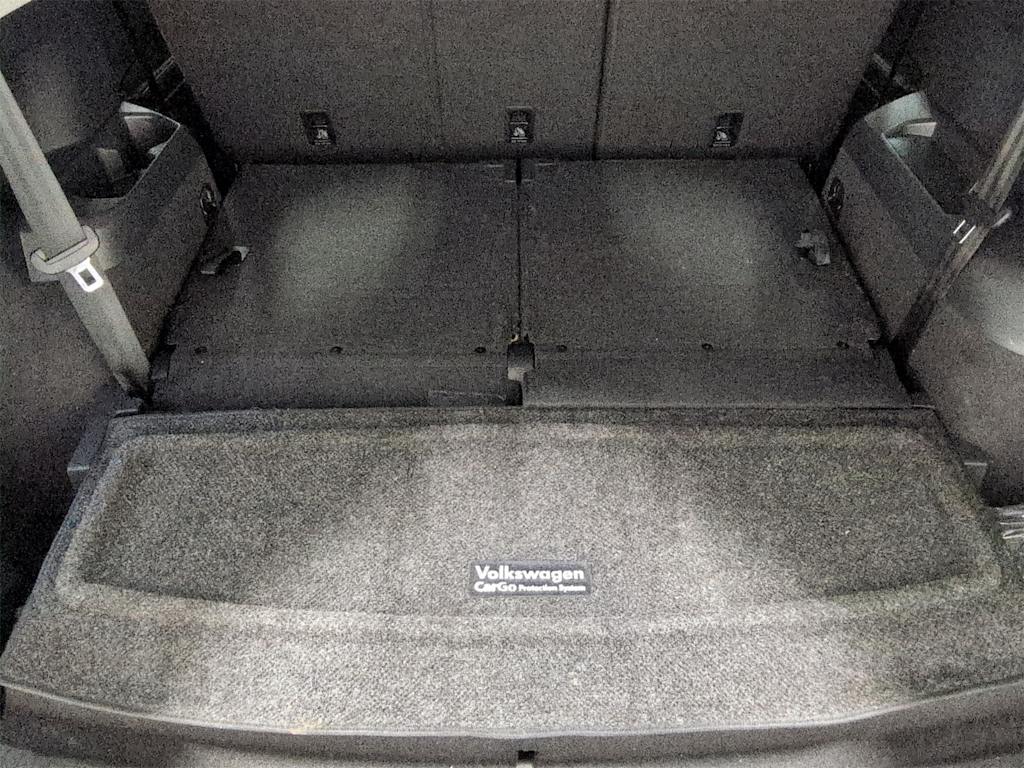 Thumbnail: 2022 Volkswagen Tiguan - 17