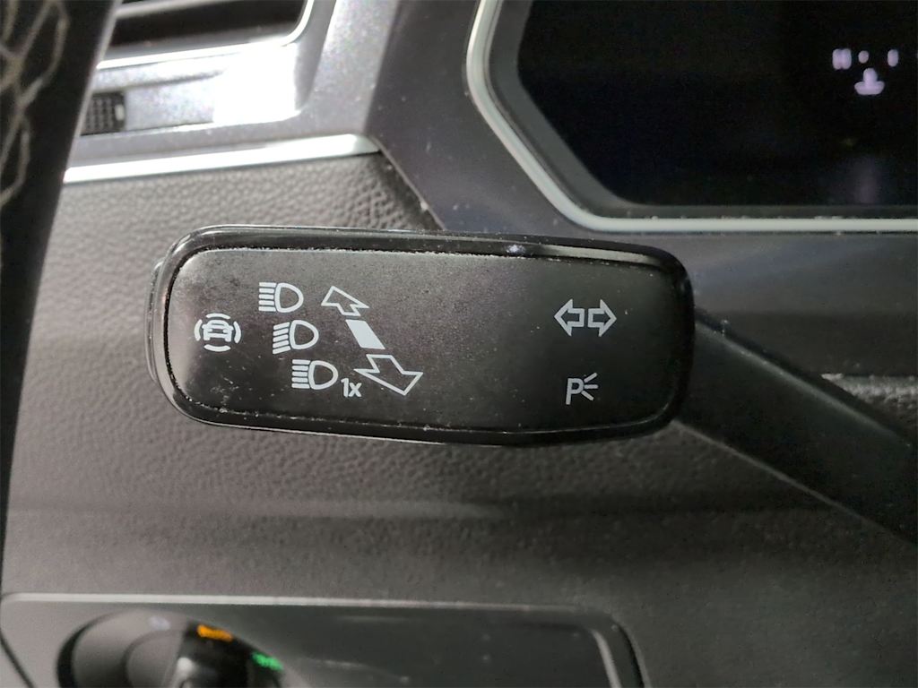 Thumbnail: 2022 Volkswagen Tiguan - 32